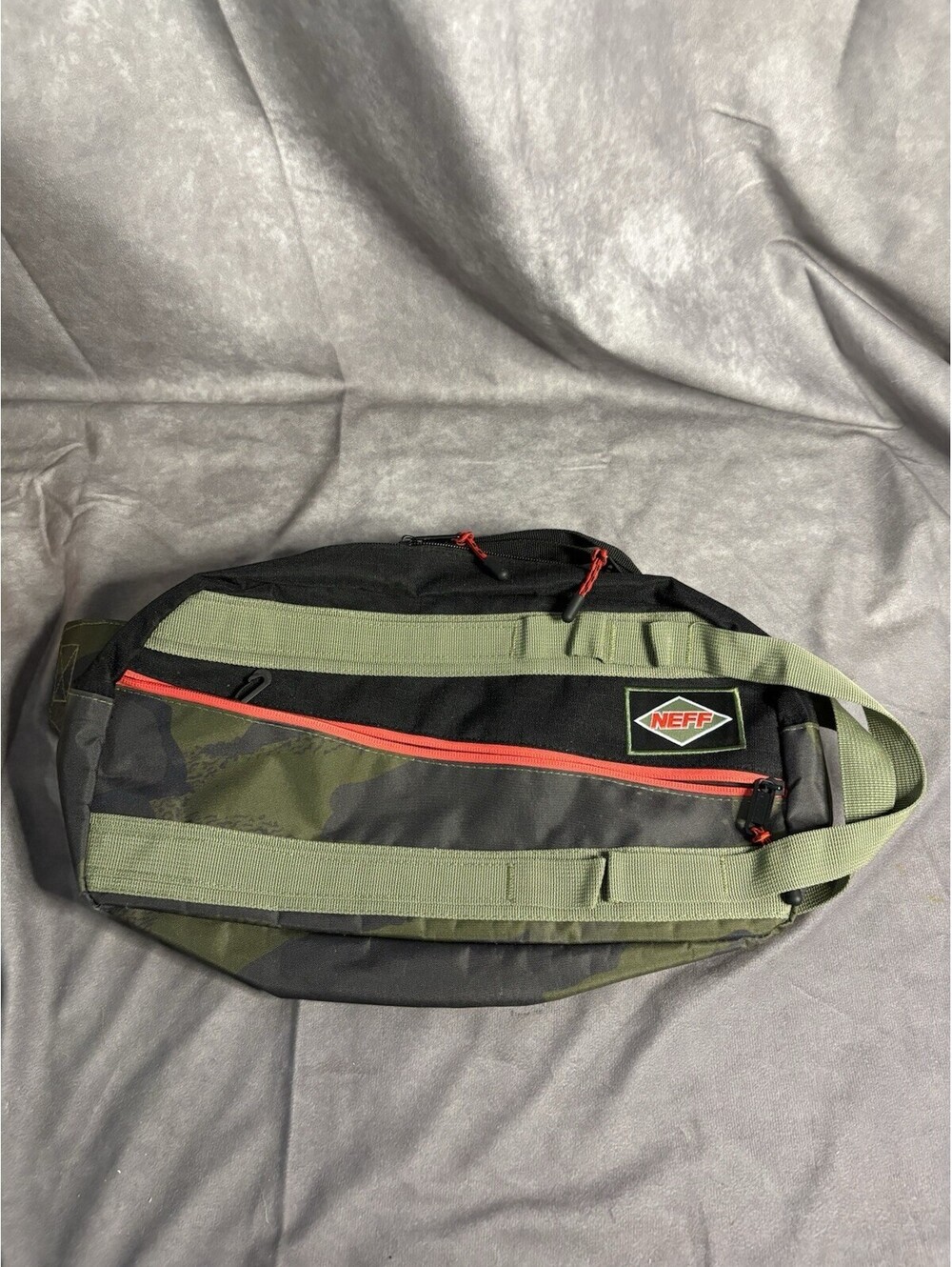 Neff Camo Waist Pack Fanny Pack Sling Bag Red Zipper Logo Patch